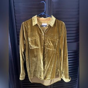 Anthropologie Women’s Maeve Karina Velvet Button Down Shirt. Size 6. Worn once.